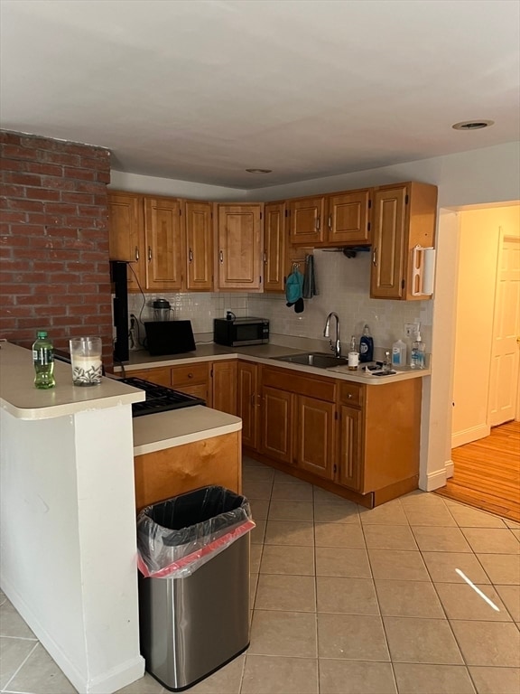 Building Photo - 81 Thornton St