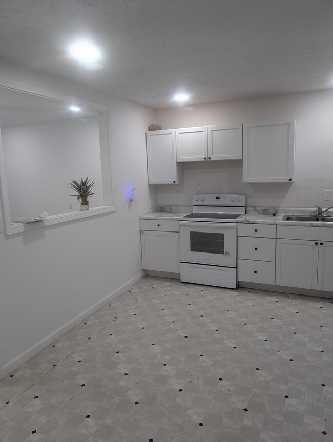 Foto del edificio - 1680 E Whisnand Rd