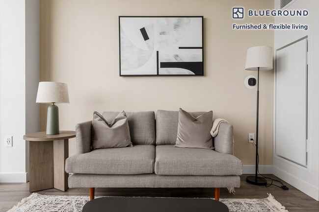 Foto del edificio - 1210 S Indiana Ave