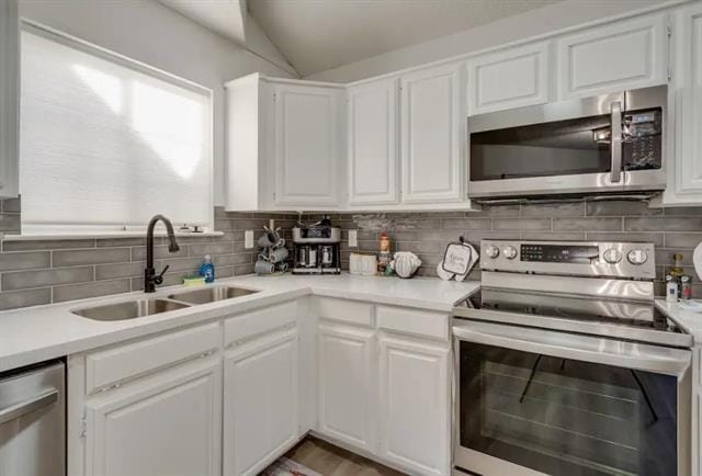 Building Photo - 2943 S Bend Dr