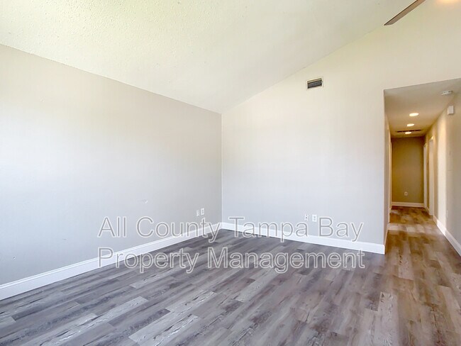 Foto del edificio - 7303 S Morton St