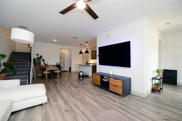 Foto del edificio - 8516 Dynasty Ln