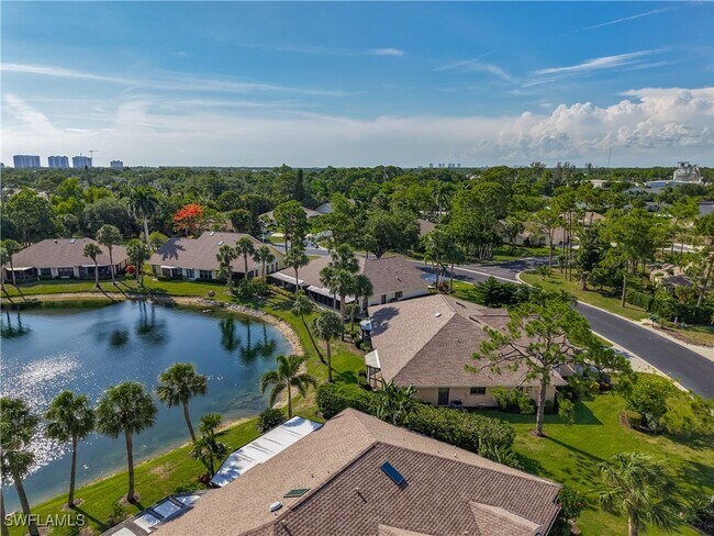 Foto del edificio - 1342 Park Lake Dr