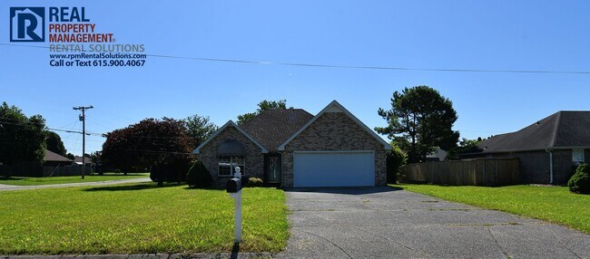 Foto del edificio - All Brick 3bd 2ba home with attached garage on a corner lot!