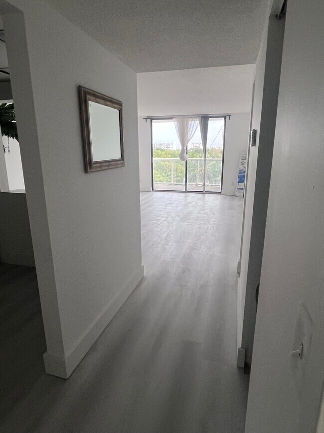 Foto del edificio - 13499 Biscayne Blvd