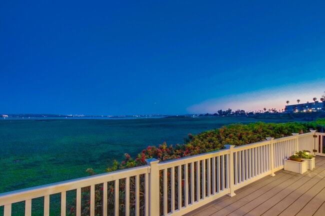 Foto del edificio - 3997 Crown Point Dr