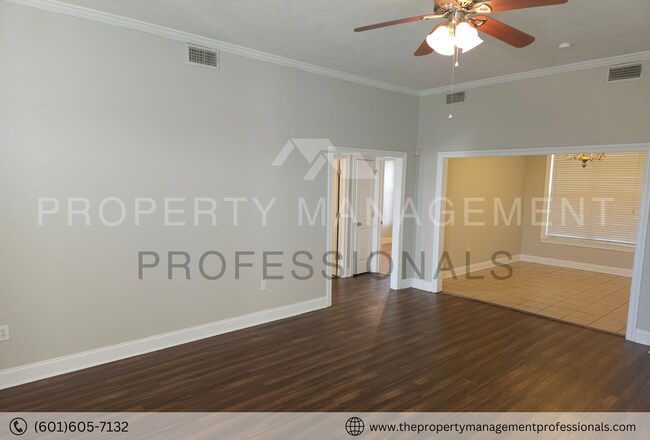 Foto del edificio - Spacious 3BD House In A Corner Lot