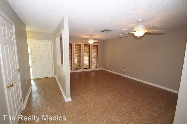 Foto del edificio - 3 br, 2 bath House - 470 Bonifay Ave