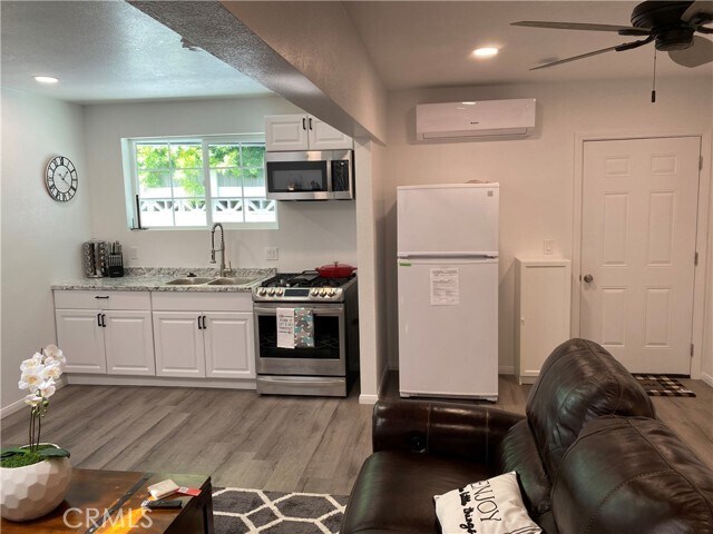 Foto del edificio - 723 N Quince Ave