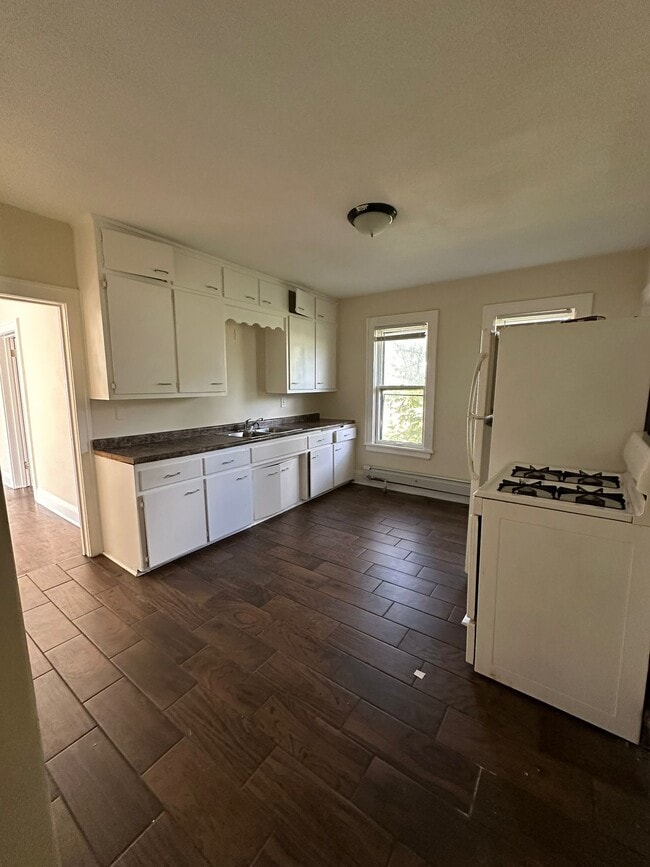 Foto del edificio - 583 Reaney Ave E