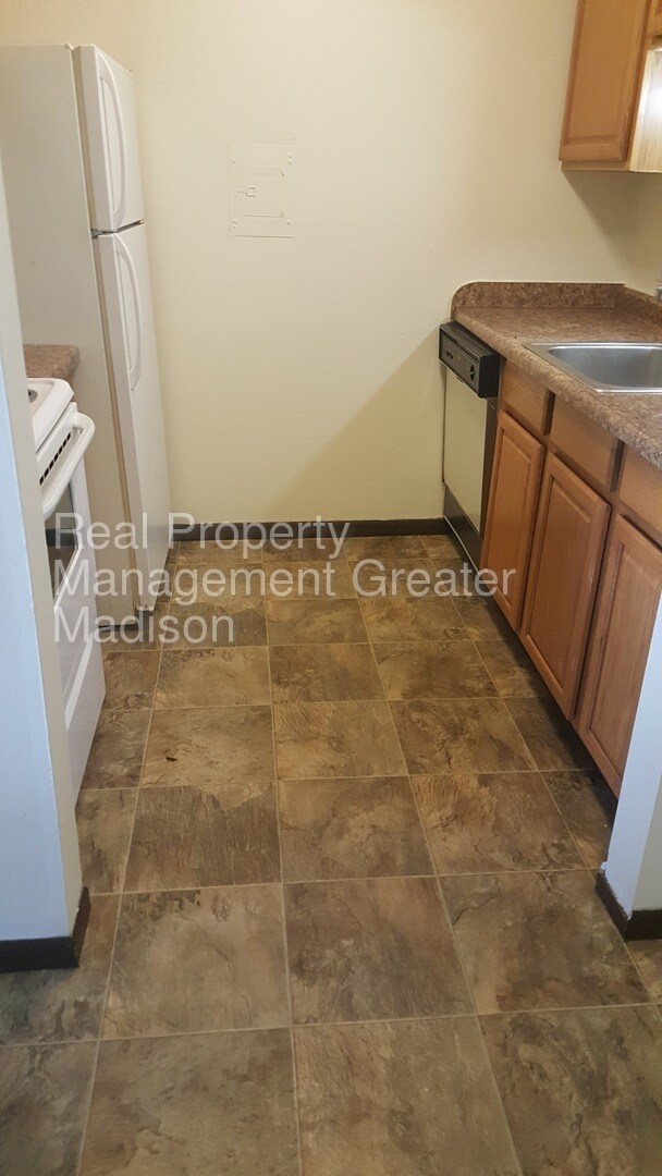 Building Photo - 3722 W Karstens Dr