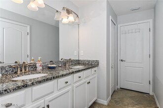 Building Photo - 9327 Glenforest Dr