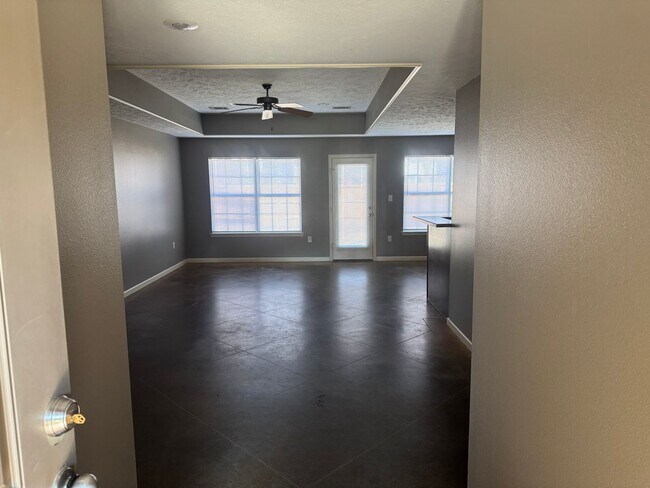Building Photo - 1015 Wineberry Rd
