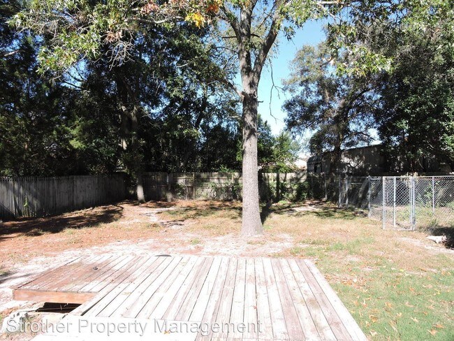Building Photo - 4114 Dellwood Dr