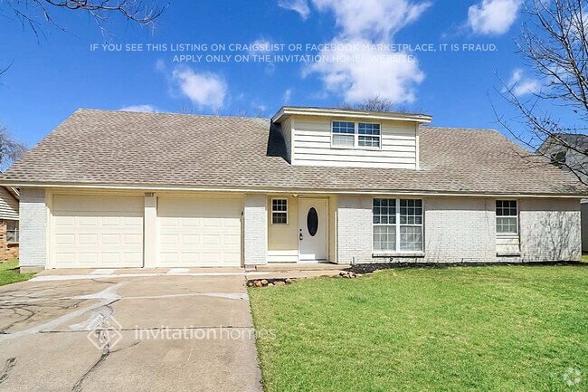 Building Photo - 1003 Rosewood Ln
