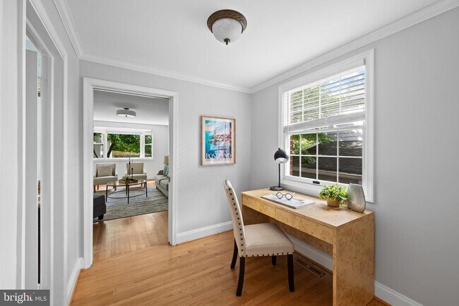 Foto del edificio - 4714 Upton St NW