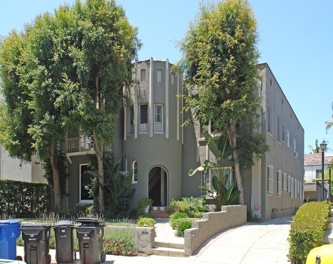 Primary Photo - 137 N Clark Dr