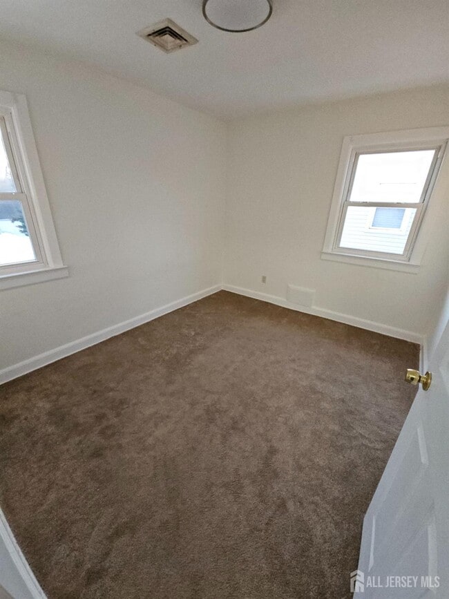 Building Photo - 33 Avenel St