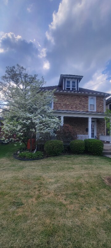 Primary Photo - 915 Wilson Ave