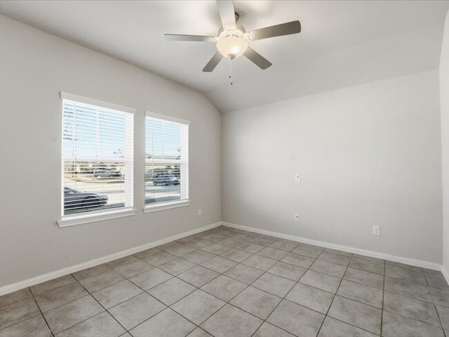 Building Photo - 10105 Waterwall Ln