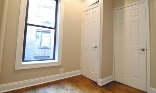 Building Photo - 224 Thompson St