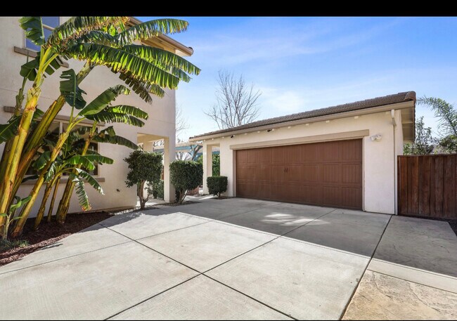 Building Photo - 16999 Sierra Gold Trl