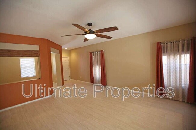 Foto del edificio - 12916 W Crittenden Ln