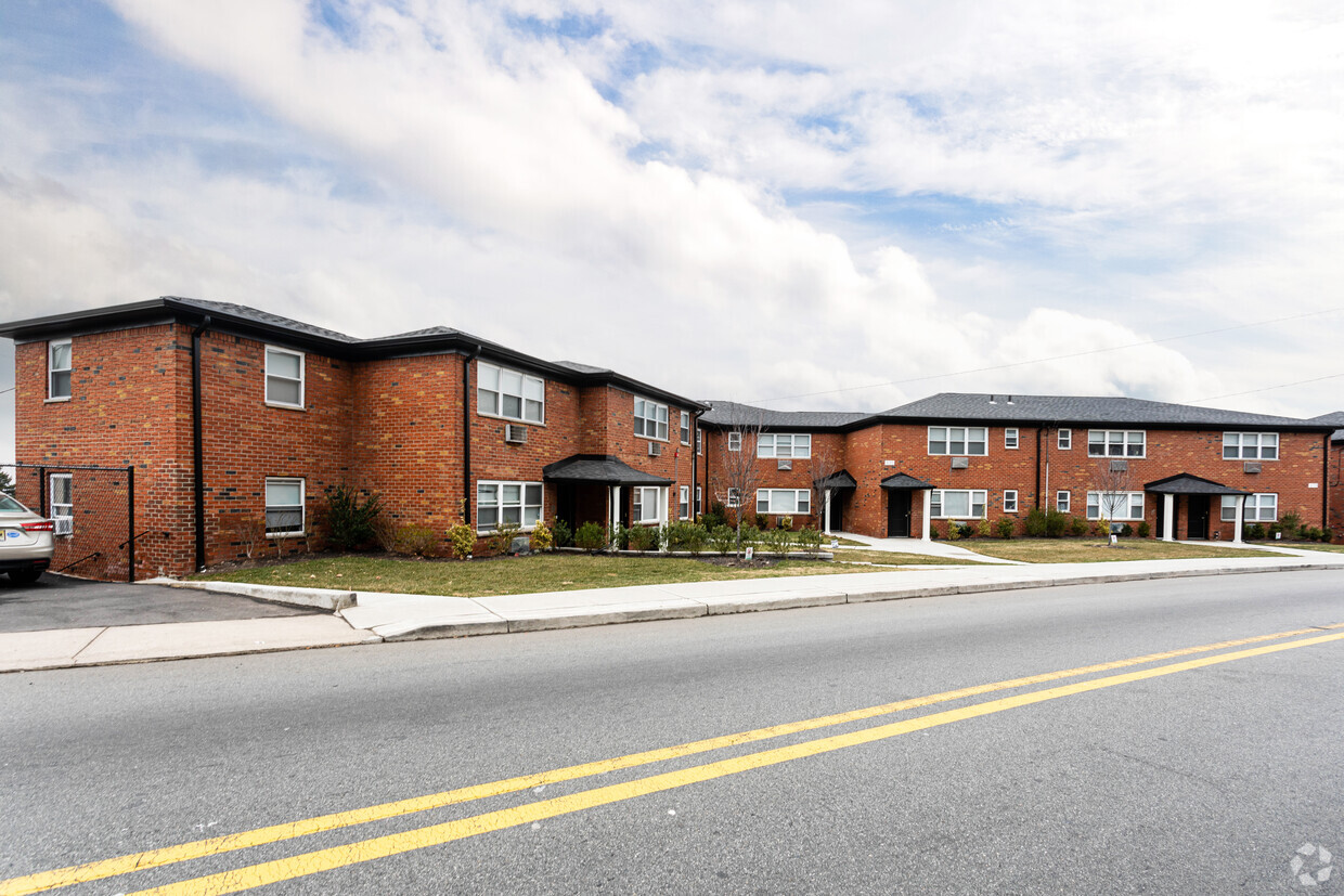 Building Photo - Fairview Gardens