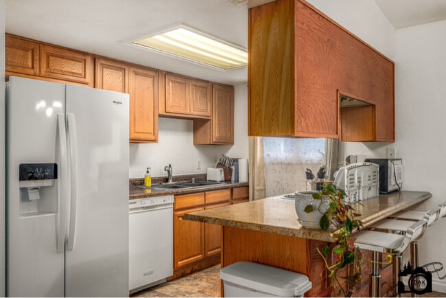 Building Photo - 4401 Reka Dr