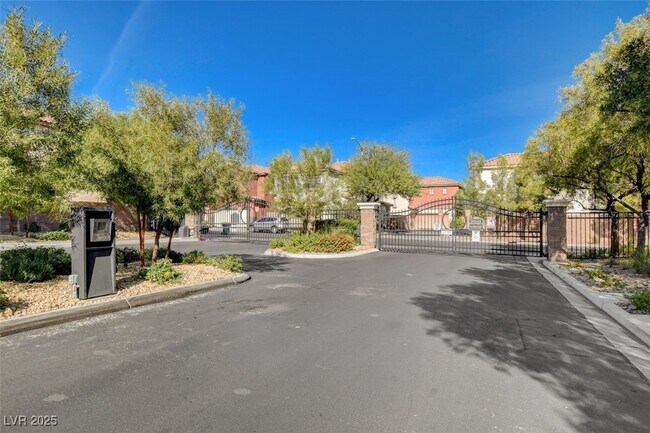 Foto del edificio - 3736 Lodina Ct