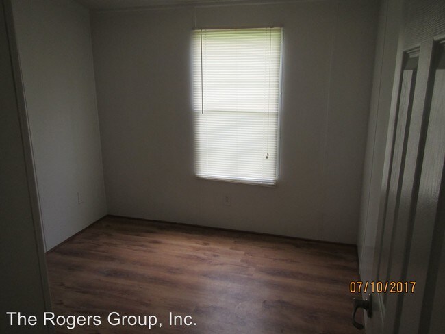 Building Photo - 560 Ferrells Bridge Rd