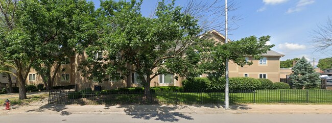 Foto del edificio - 4318 Belleview Ave