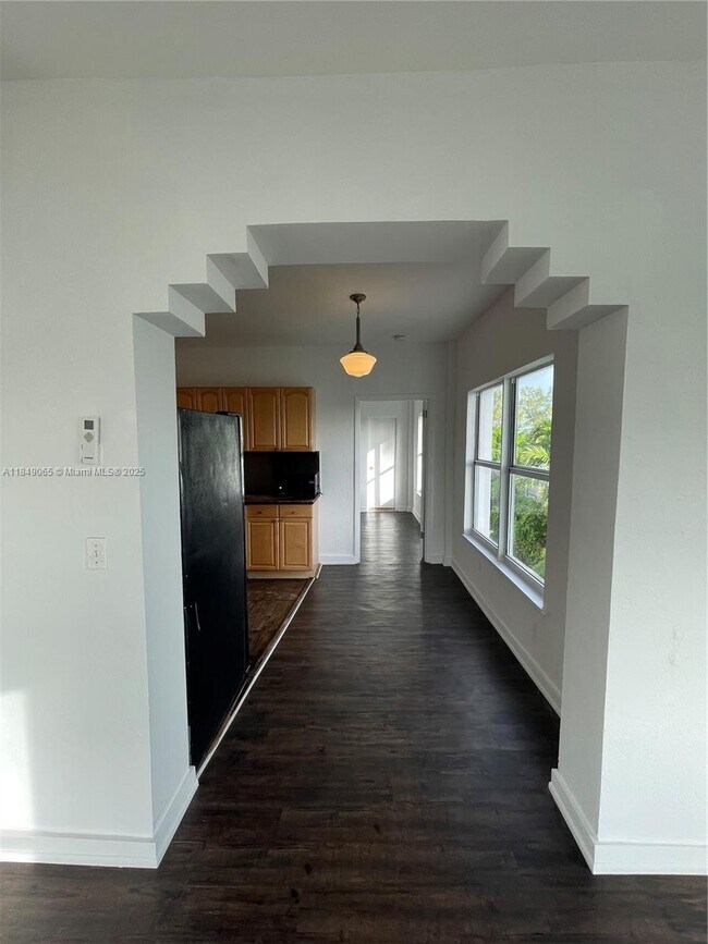 Foto del edificio - 4035 N Meridian Ave