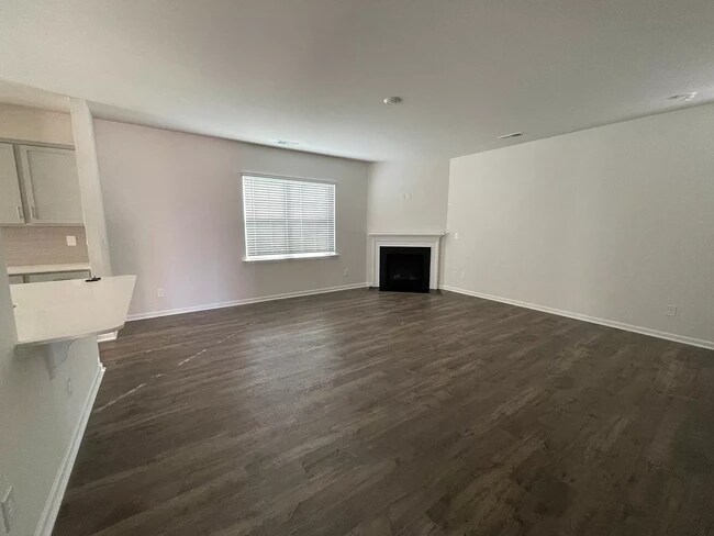 Foto del edificio - 3711 Stanley Creek Dr