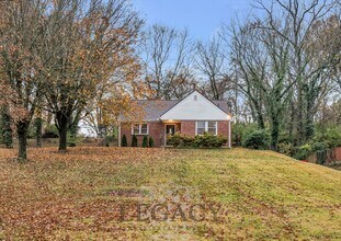 Building Photo - 719 Woodmere Dr