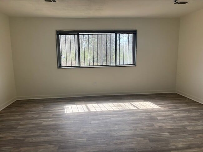 Foto del edificio - 1539 Woodburn St