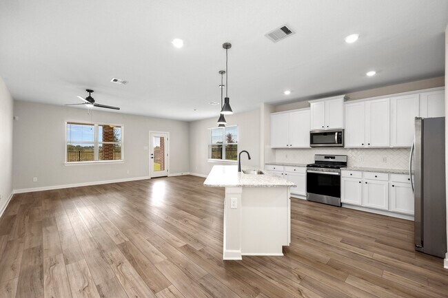 Building Photo - 6015 Diamond Leaf Ct