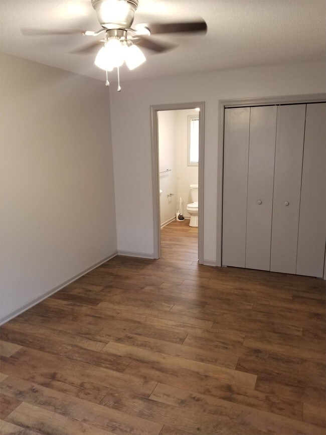 Foto del edificio - 106 Cedar Ln