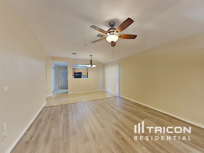 Building Photo - 1523 Hawkwolf Creek