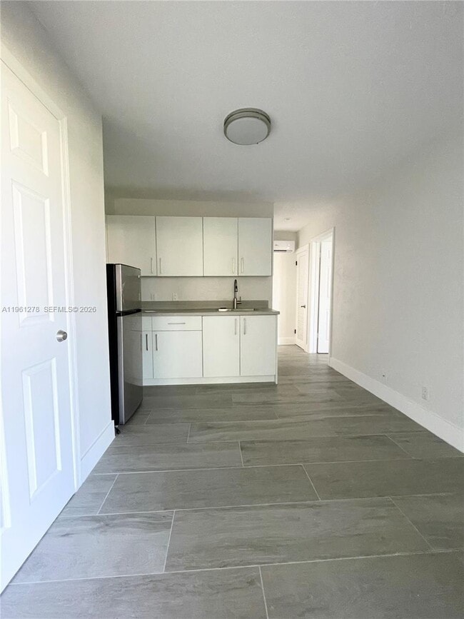 Building Photo - 7013 NW 95th Terrace