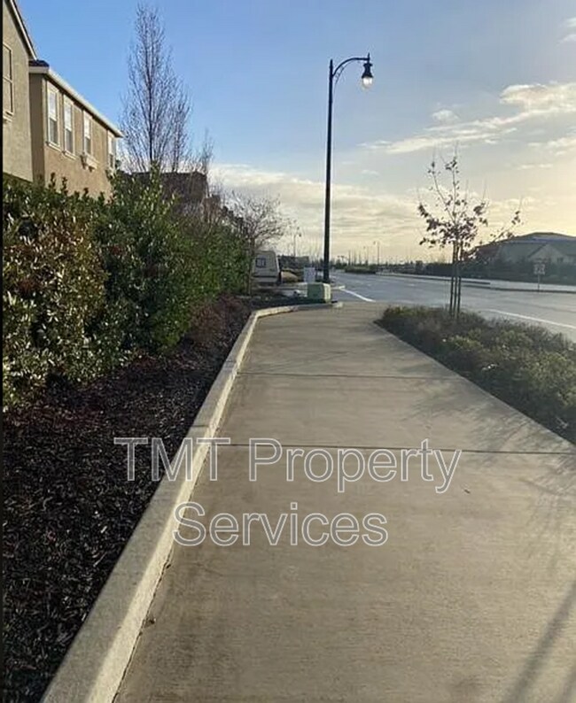 Foto del edificio - 8964 Upbeat Wy