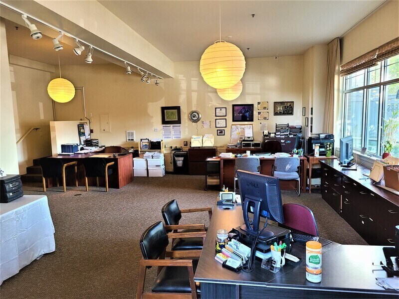 Foto del edificio - 5953 California Ave SW