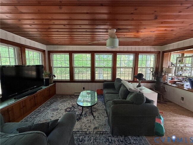 Foto del edificio - 17088 Old Ridge Rd