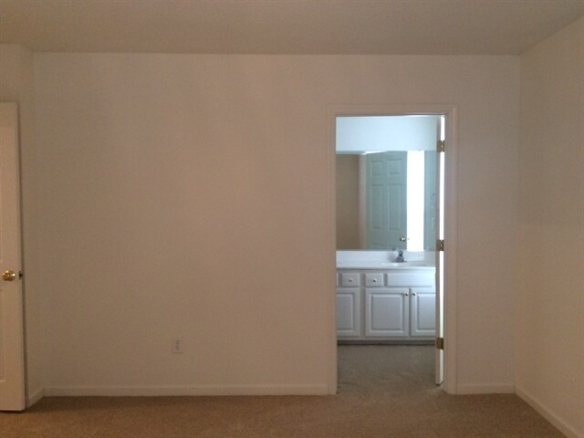 Building Photo - 5530 Regent Village Dr