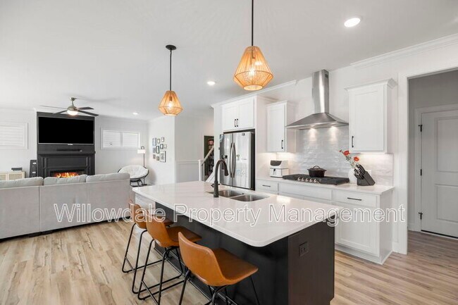 Building Photo - 2020 Moonraker Dr