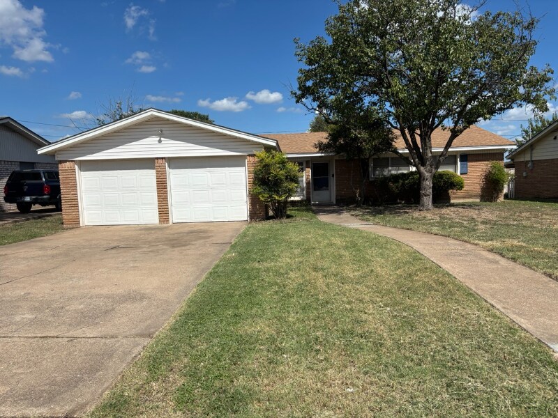 Primary Photo - 513 Carlyle Dr