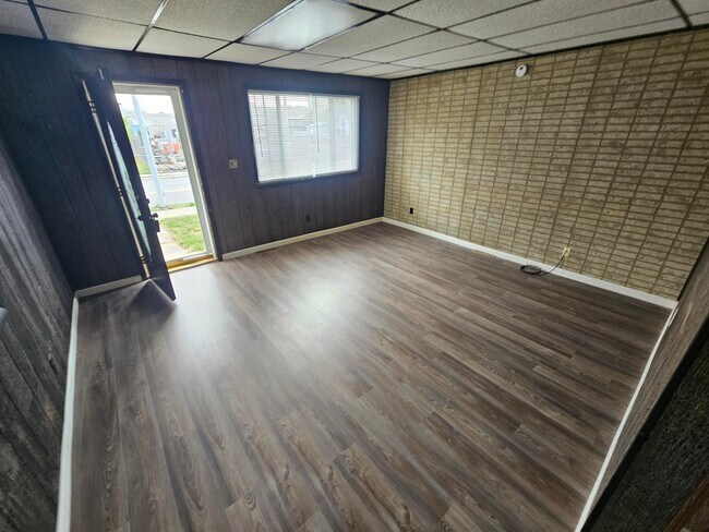 Foto del edificio - 766 W Wayne St