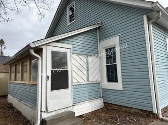 Building Photo - 150 Hurricane St