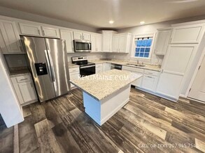 Building Photo - 208 Rocky Rdg Dr