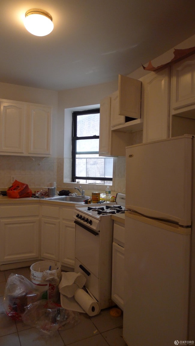 Building Photo - 329 West 35th Street